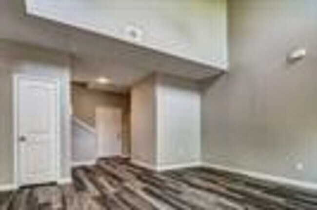 Building Photo - 3258 Wexford Dr