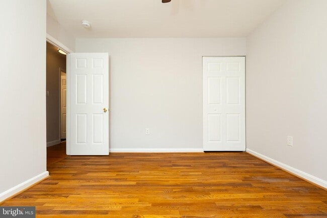 Building Photo - 9004 Roundleaf Way