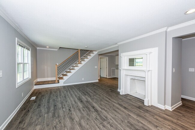 Building Photo - 2208 Sanderson Rd