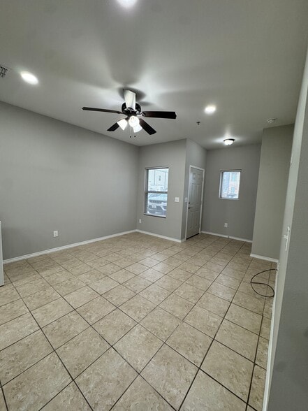 Building Photo - 201 S 5th St