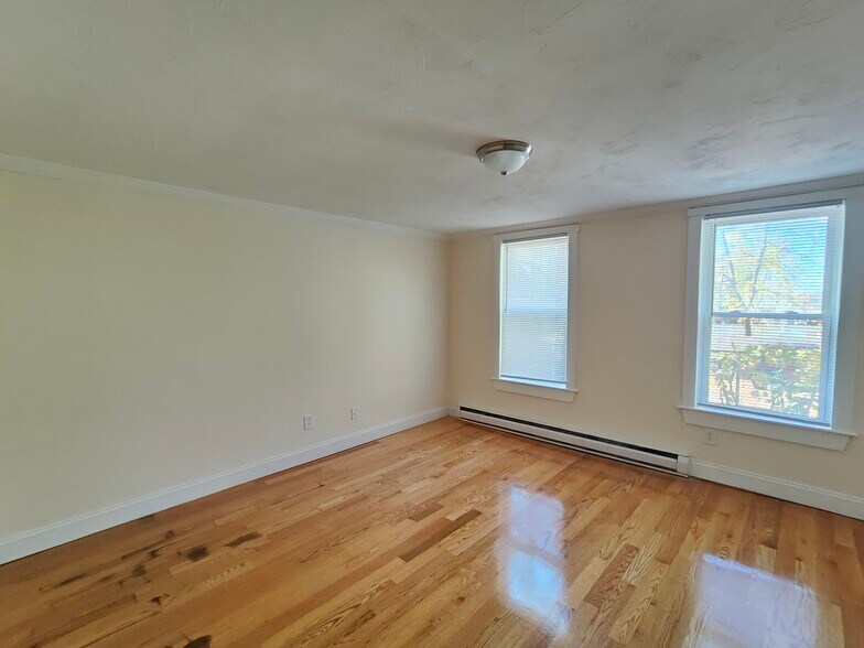 Building Photo - 94 1st St
