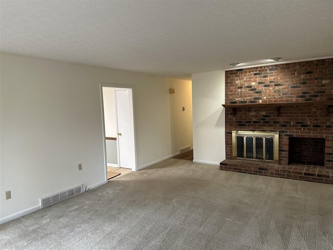 Building Photo - 722 Geronimo Way