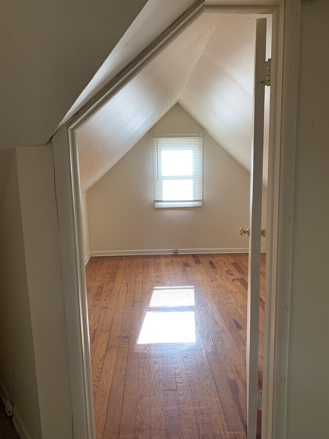 Building Photo - 500 S Lincoln St