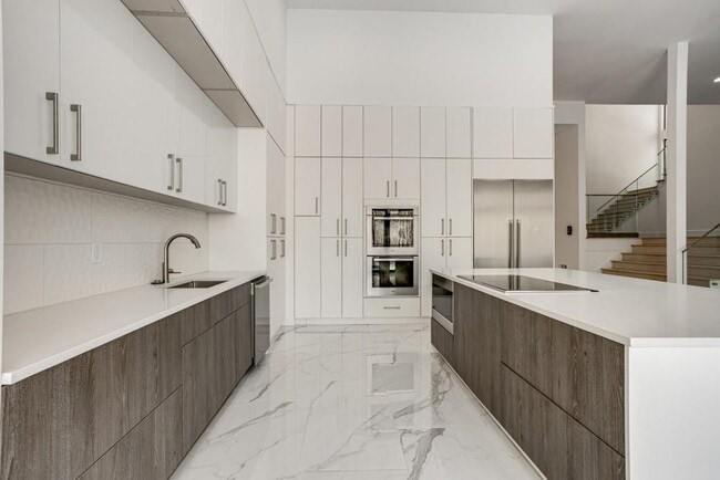 Building Photo - 600 Colebrook Ct NW