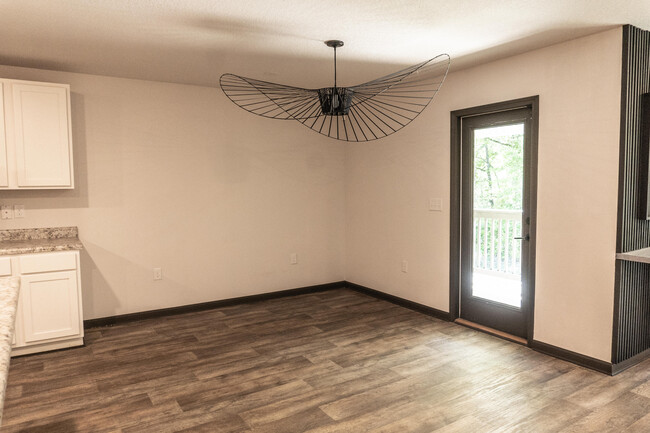 Building Photo - 3476 Sparco Dr