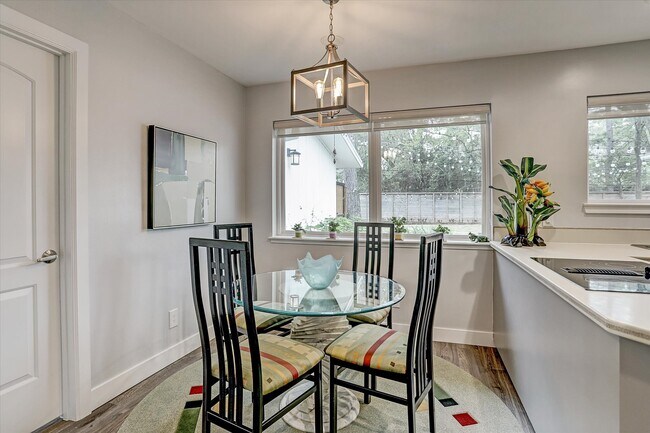 Building Photo - 1101 Guinea Dr