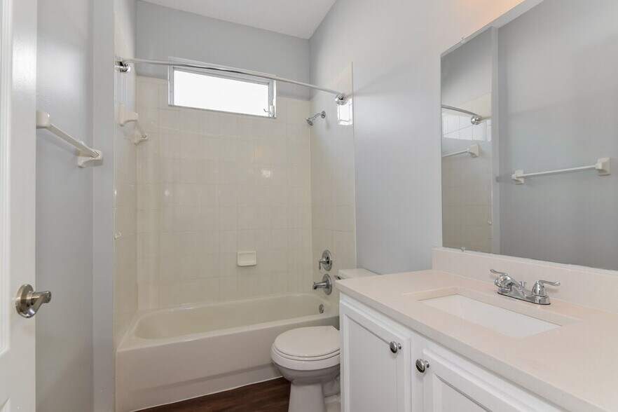 Building Photo - 327 Sand Ridge Dr
