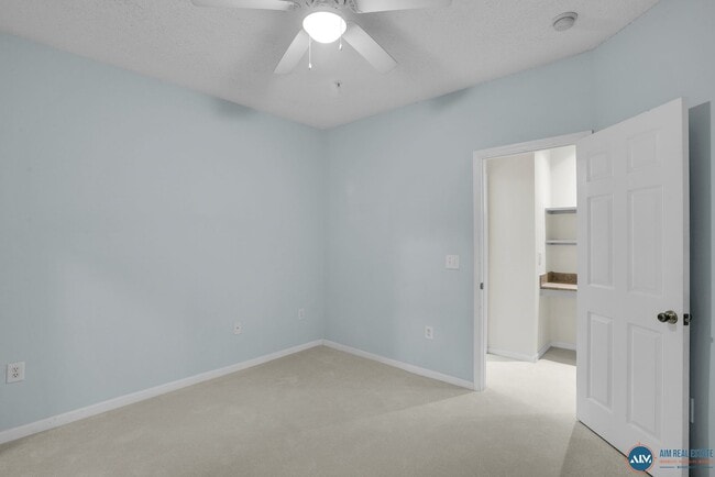 Building Photo - 1BR / 1BA Condo in Gated Summer House Comm...