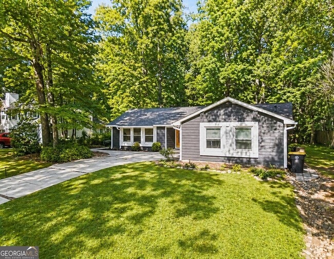 Building Photo - 135 Summer Brooke