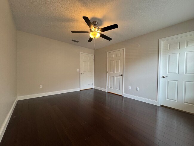 Building Photo - Oviedo 2/2 Condo with Tile & LVP Flooring, Updated Baths, New Paint & Appliances!