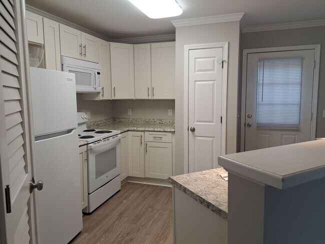 Building Photo - 7325 Claudia's Way