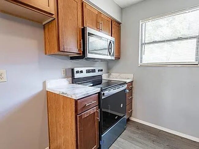 Building Photo - 3 Bed 2 Bath 2 Car Garage 1/2 off 1st Months Rent