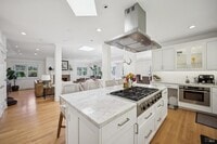 Building Photo - 137 Del Casa Dr