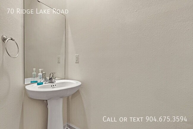 Building Photo - 70 Ridge Lake Rd