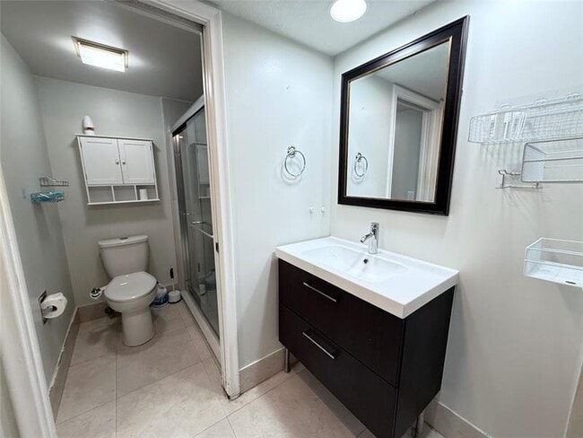 Building Photo - 1201 SW 128th Terrace