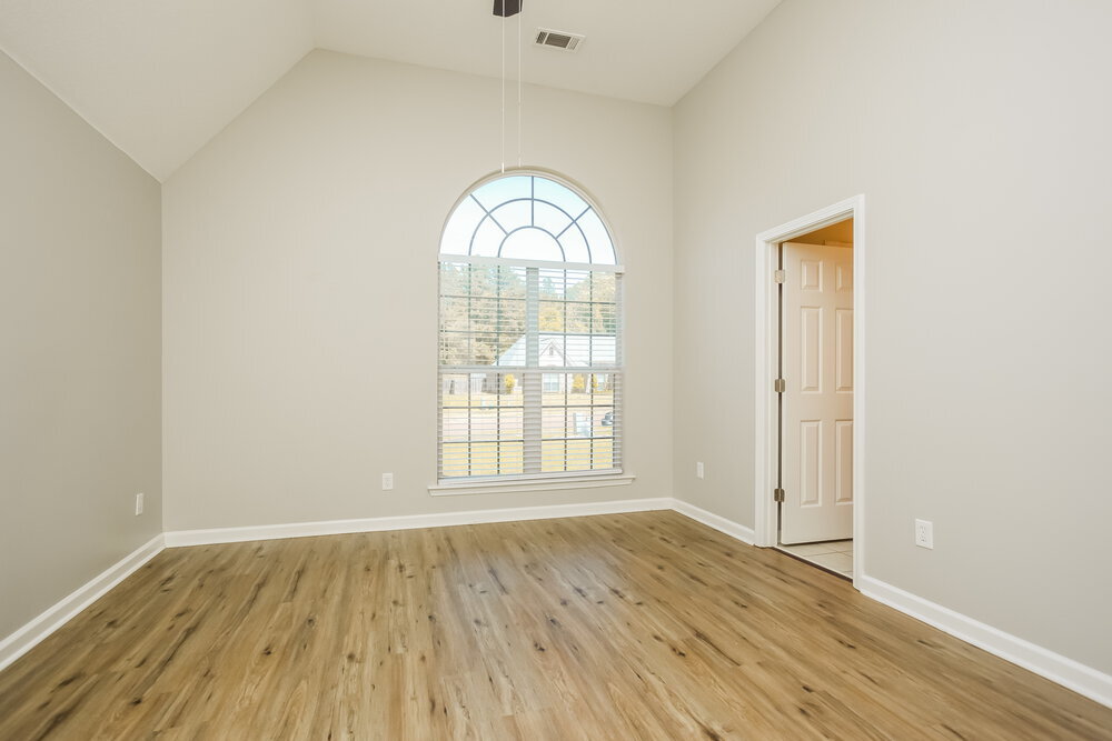 Building Photo - 8911 Oak Grove Blvd