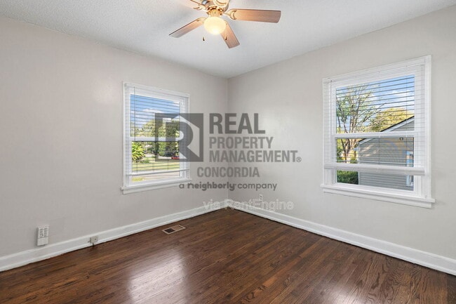 Building Photo - 2009 Oakwood Ave