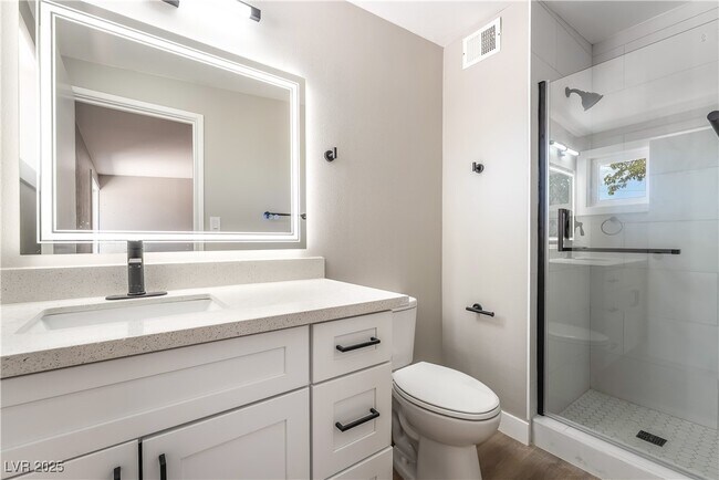 Building Photo - 2749 Del Mar Pl