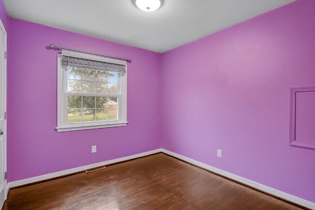 Building Photo - Charming Glen Allen Gem: 3-Bedroom Retreat...