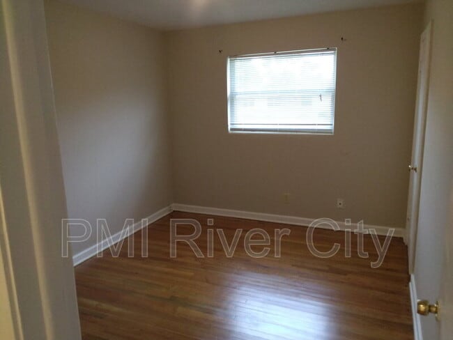 Building Photo - 2527 Emily Ln