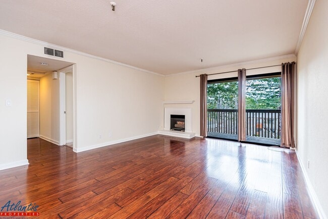 Building Photo - Old Mill Condo | Corner Unit | Desirable Location