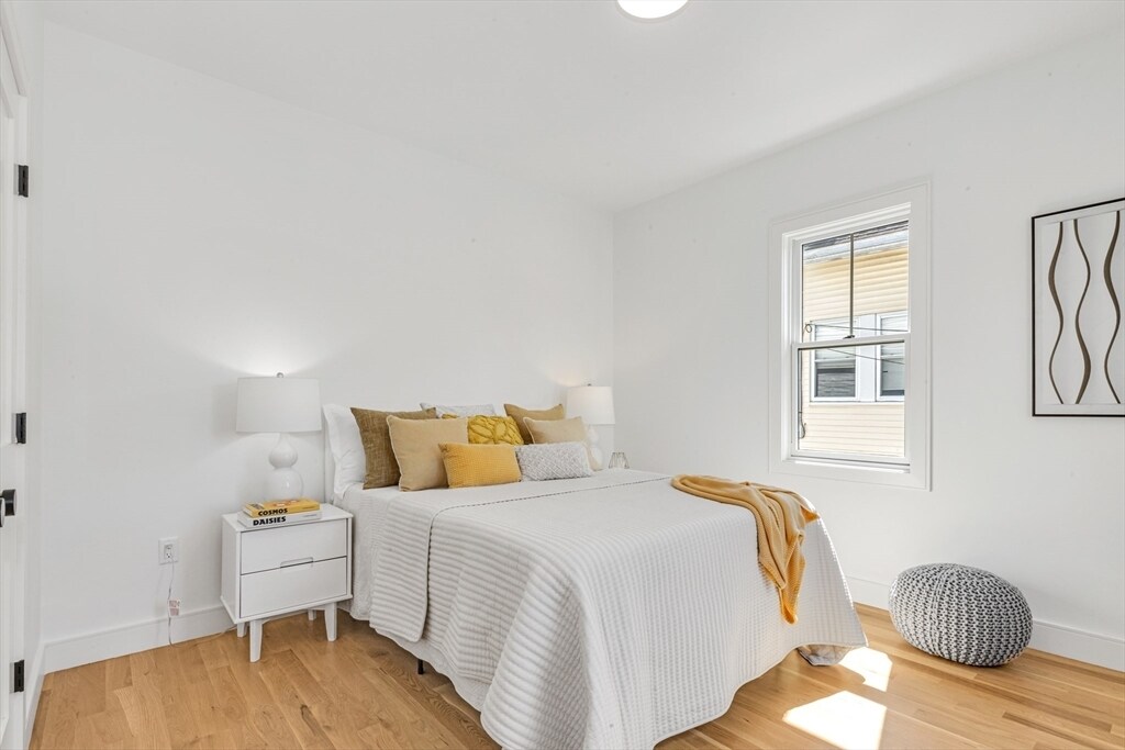 Building Photo - 142 Birch St