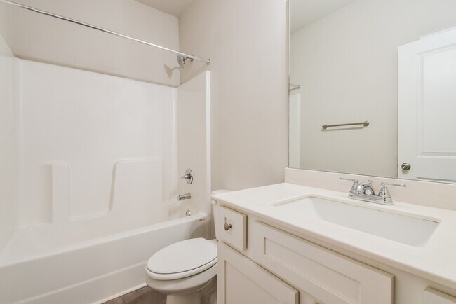 Building Photo - 1007 Smoky Mountain Springs Ln