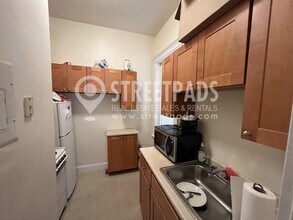 Building Photo - bedroom in Boston MA 02215