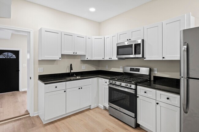 Building Photo - 139 N Lakewood Ave