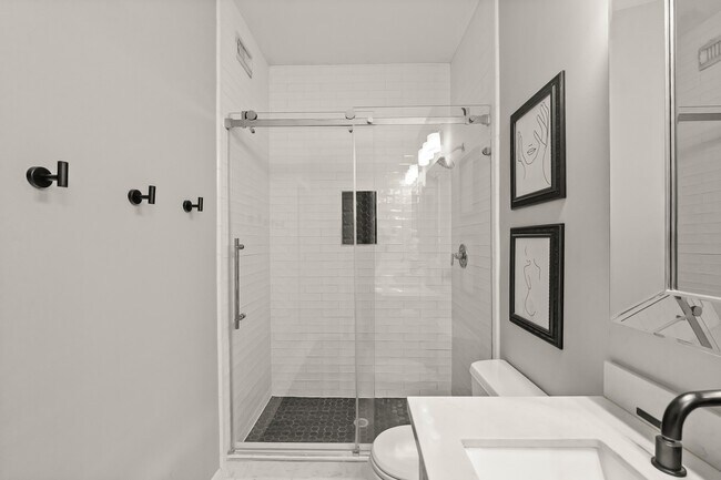 Building Photo - 17 Waugh Dr