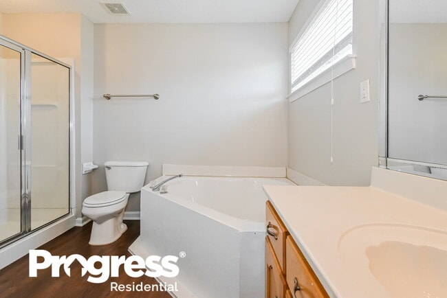 Building Photo - 9882 Wynngate Dr