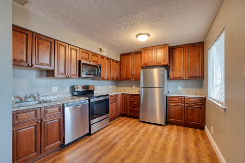 Primary Photo - 11912 Indian School Rd NE