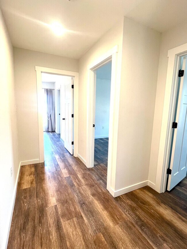 Building Photo - Charming 3 Bedroom 2 Bath home, Convenient NW Asheville location!