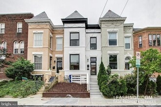 Building Photo - 1626 Monroe St NW