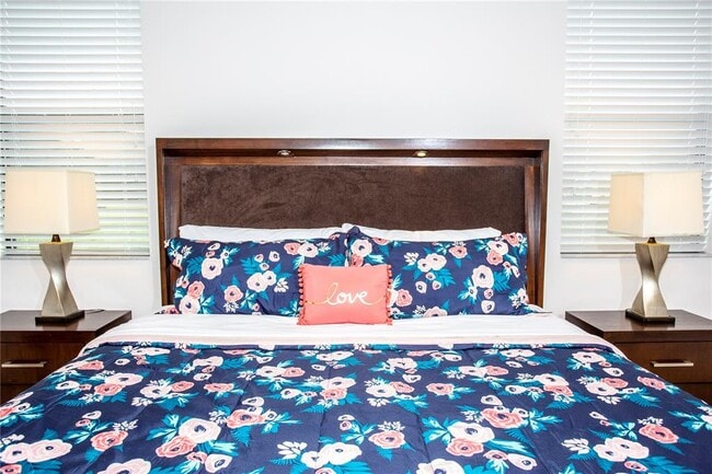 Building Photo - 2666 Rosemont Cir