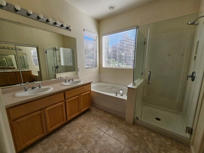 Building Photo - 1660 Wheatley Pl