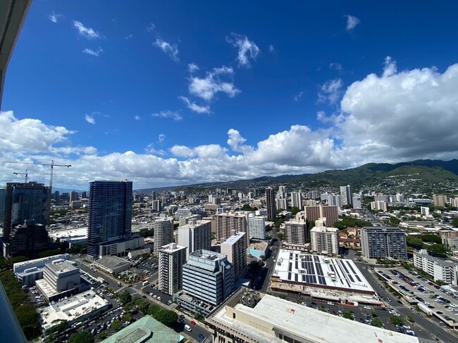 Building Photo - The Kapiolani Residence Fully Furnished 2 ...