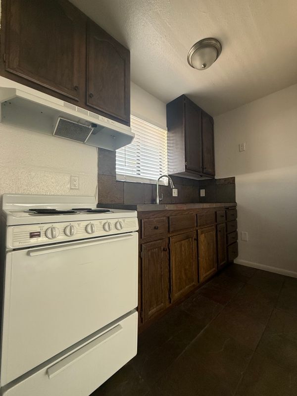 Building Photo - 1816 N Gramercy Pl
