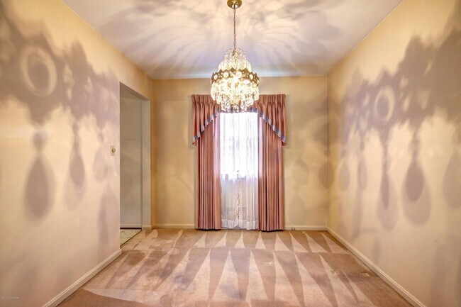 Building Photo - Available NOW - 4 beds/ 2 baths - $2,000/mo