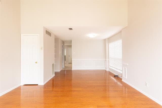 Building Photo - 3031 Renaissance Ct