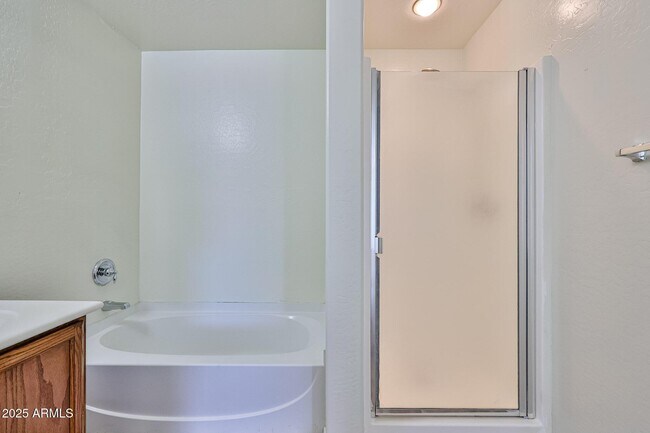 Building Photo - 25771 W Satellite Ln