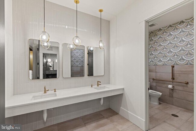 Building Photo - 2007 Sienna Ct