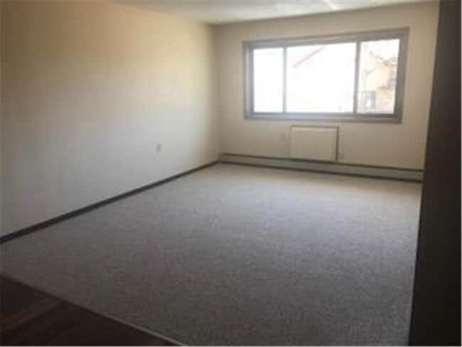 Building Photo - 1213 6th Ave