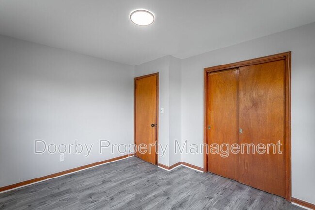 Building Photo - 186 Greens Lake Cir