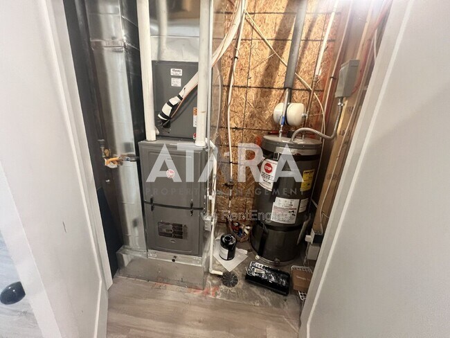 Building Photo - 909 Euclid Ave