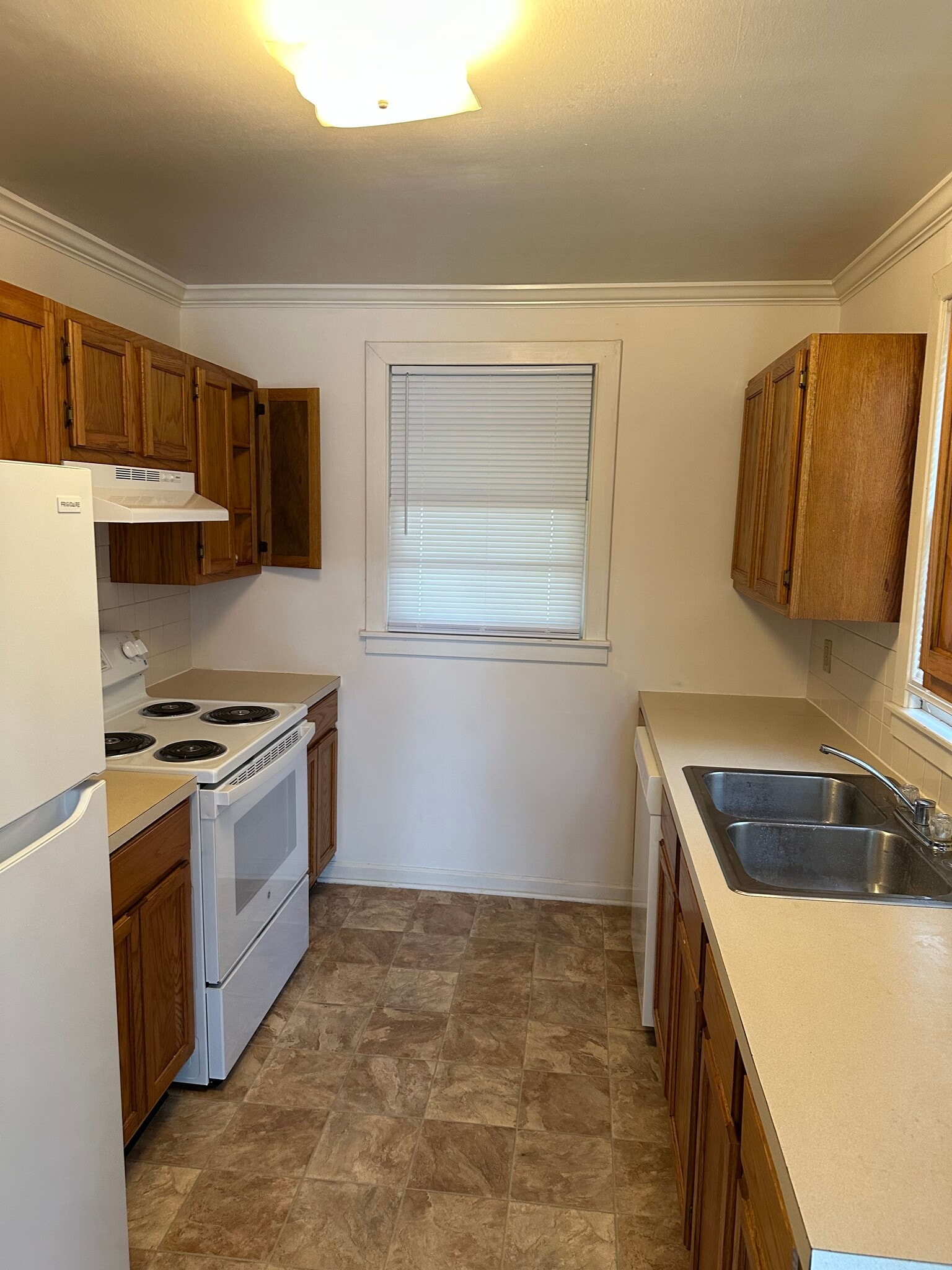 Kitchen - 2219 Rogers Dr