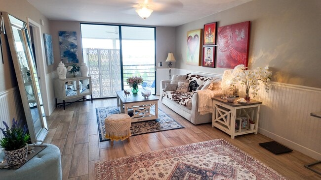 Building Photo - 4640 Lucerne Lakes Blvd W