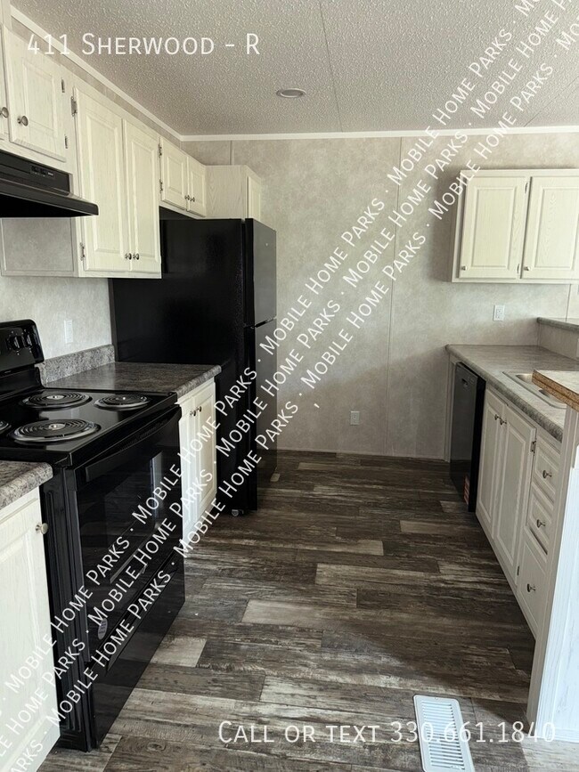 Building Photo - 411 Sherwood-R