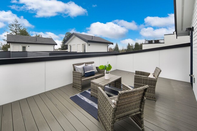 Building Photo - New Luxury Townhome in Seattle 2bed/2bath – Rooftop Deck, Pets OK