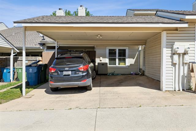 Building Photo - 724 Creekwood Ct